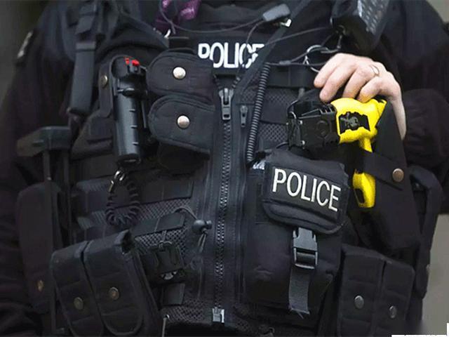 “泰瑟”X26電擊槍，可輕松穿透2層皮衣，我國已成功用于實戰(zhàn)