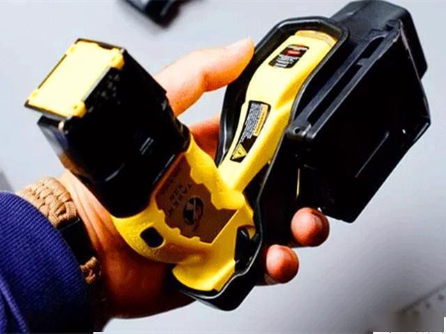 “泰瑟”X26電擊槍，可輕松穿透2層皮衣，我國已成功用于實戰(zhàn)