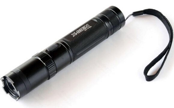 黑鷹HY-910A小鋼炮鈦合金爆閃強(qiáng)光電擊 黑鷹HY-910A小鋼炮鈦合金爆閃強(qiáng)光電擊